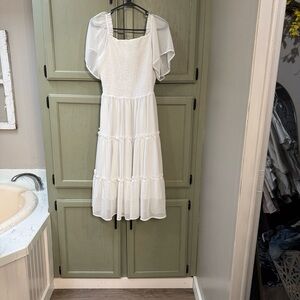 Elegant White Midi Dress with Puff Sleeves